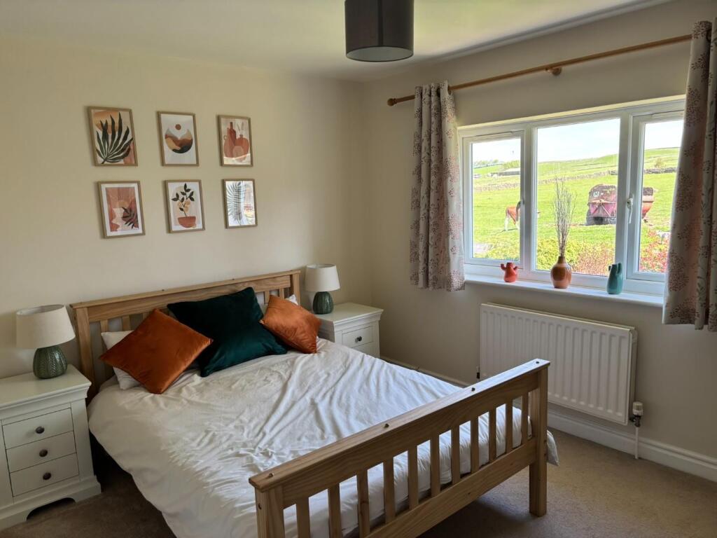 Bedroom 2.JPEG