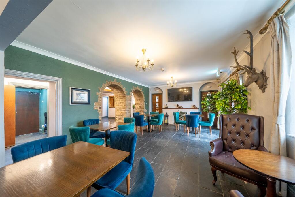 24235 East Ayton Lodge Hotel-013.jpg