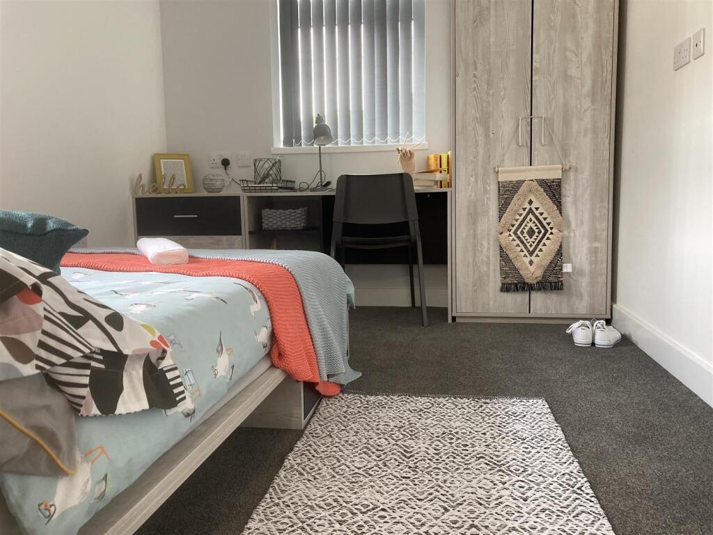 Walgrave Street 56 Room 2f.JPG