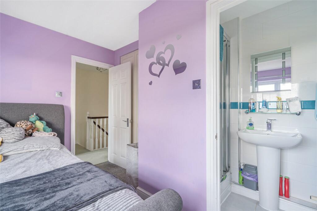 Bedroom 1/En-Suite