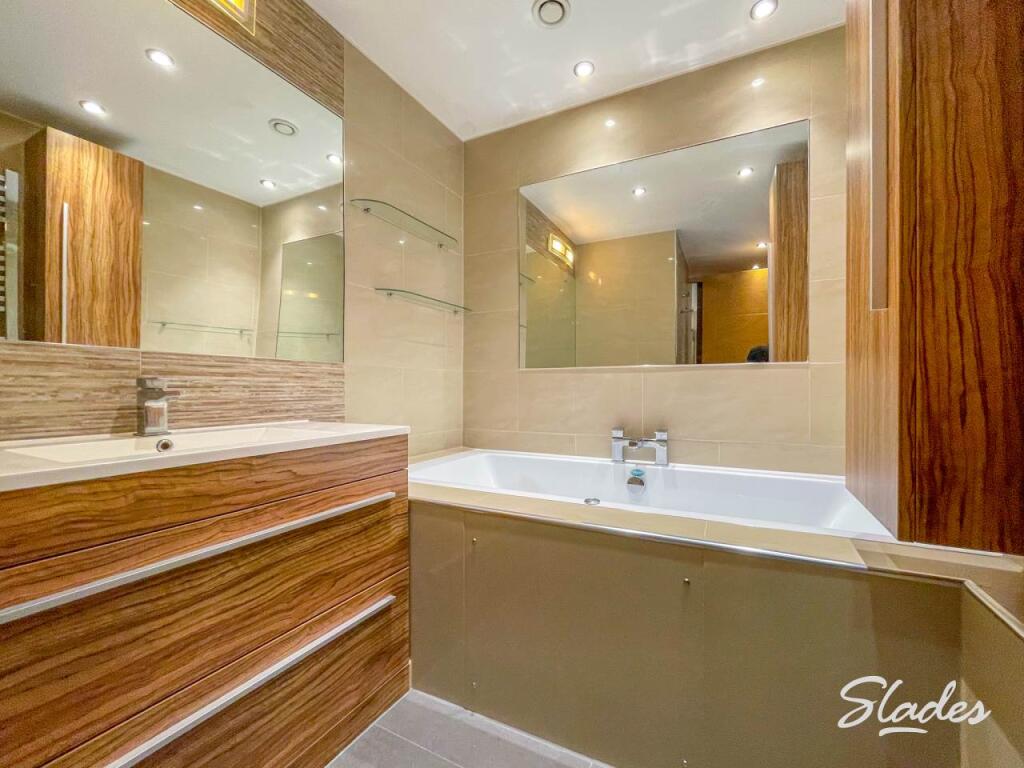 3 seacliff court bat