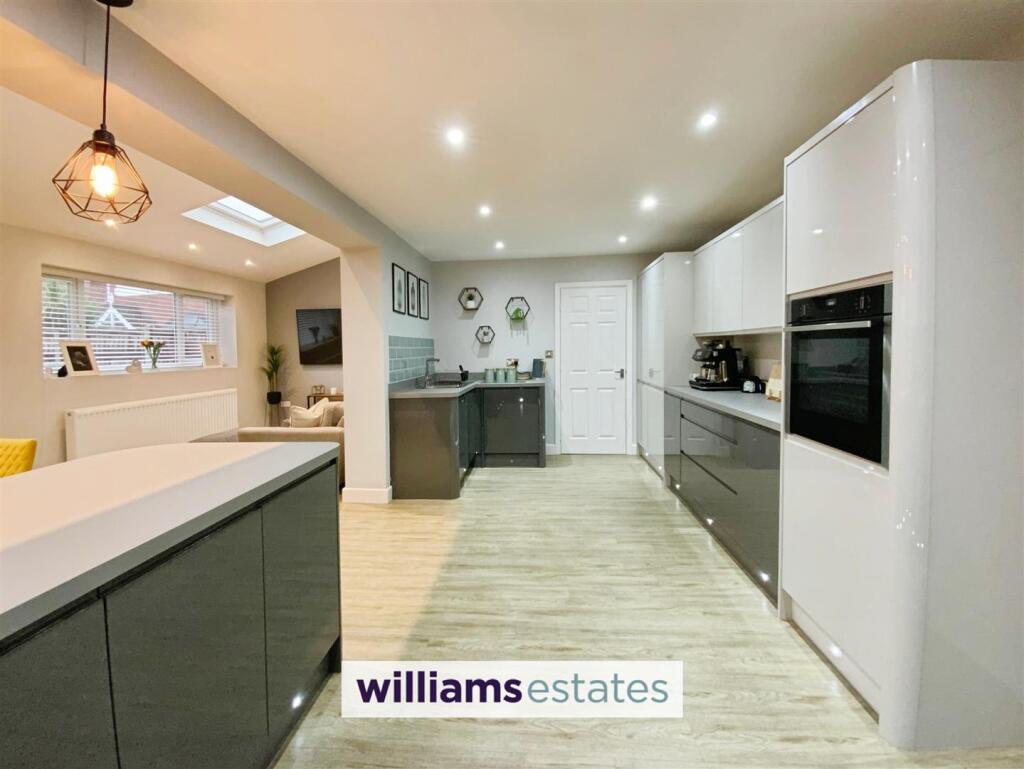 ample kitchen cupboards