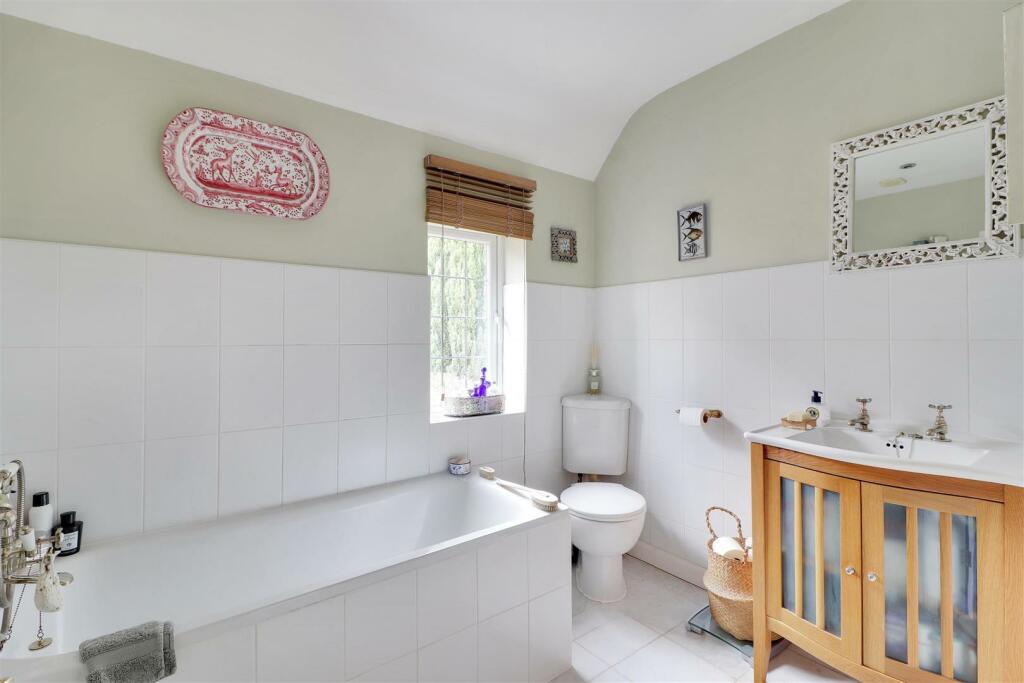 Family Bathroom.jpg