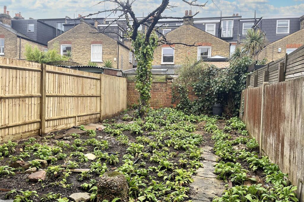 68 A &amp; B Gosberton Road, Balham SW12 8LQ