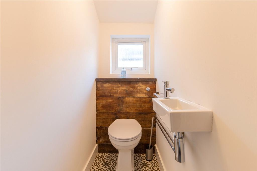 Upstairs Cloakroom