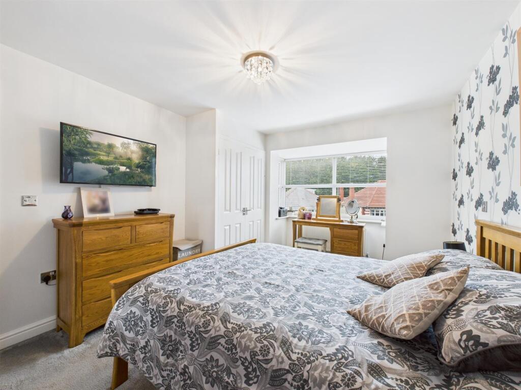 Bedroom: