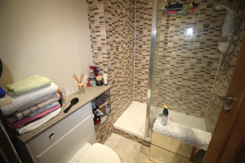 Shower room.jpg