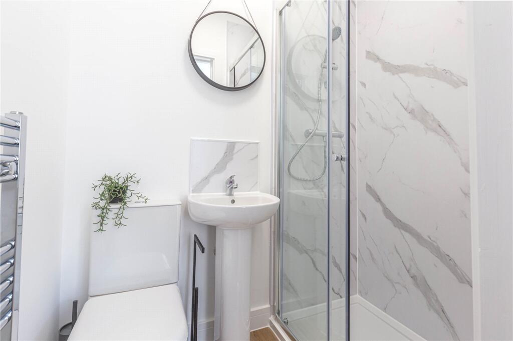 Room 4_7 Forest Rd_2.jpeg