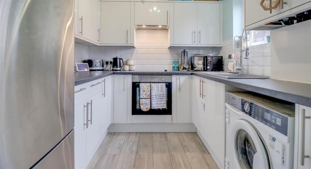 60 RODING NEW INSIDE.jpg