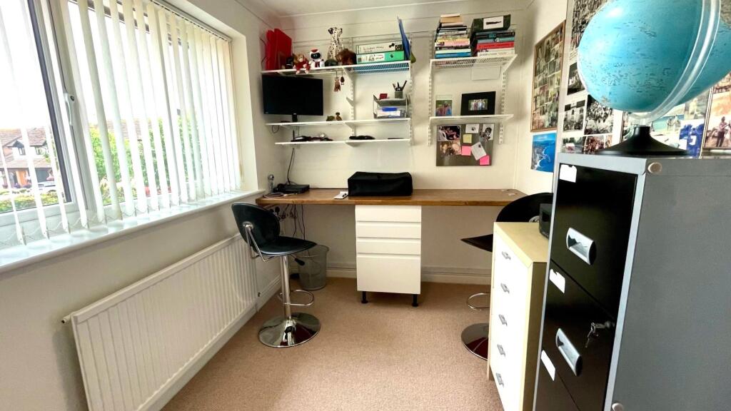 BEDROOM 4