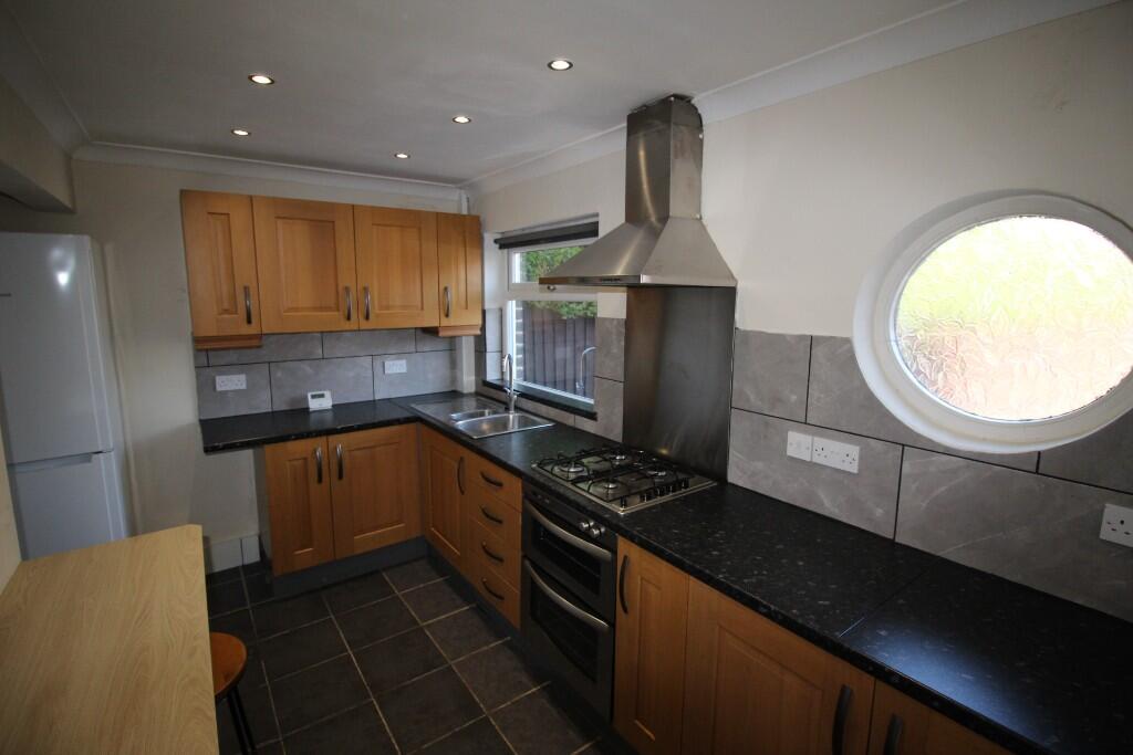 Kitchen (d)