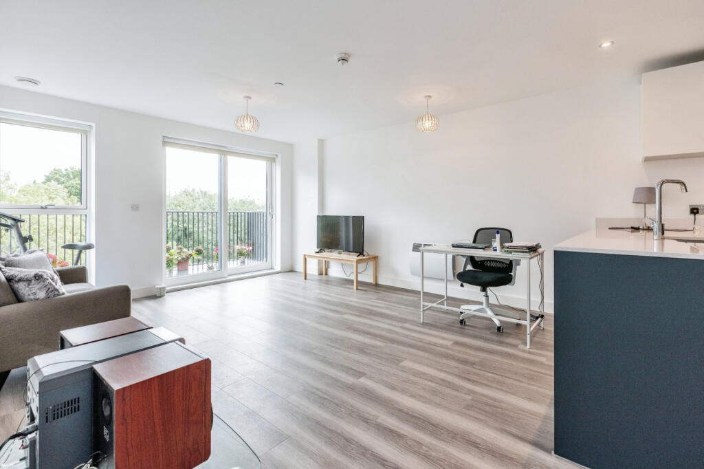 1 Bedroom Luxury for SALE in N21