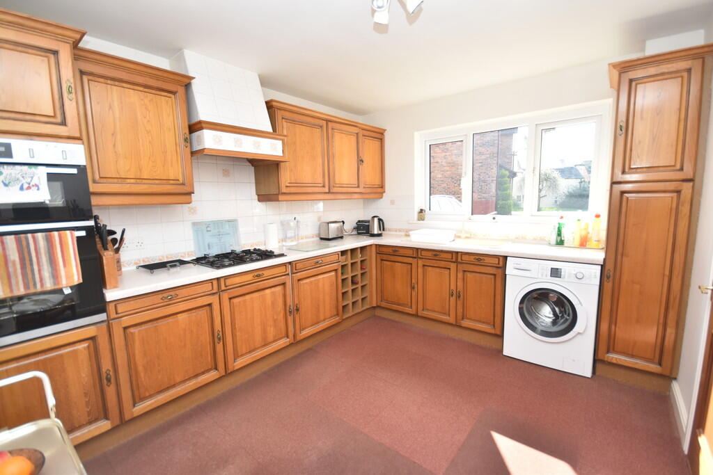 Kitchen/Breakfast...