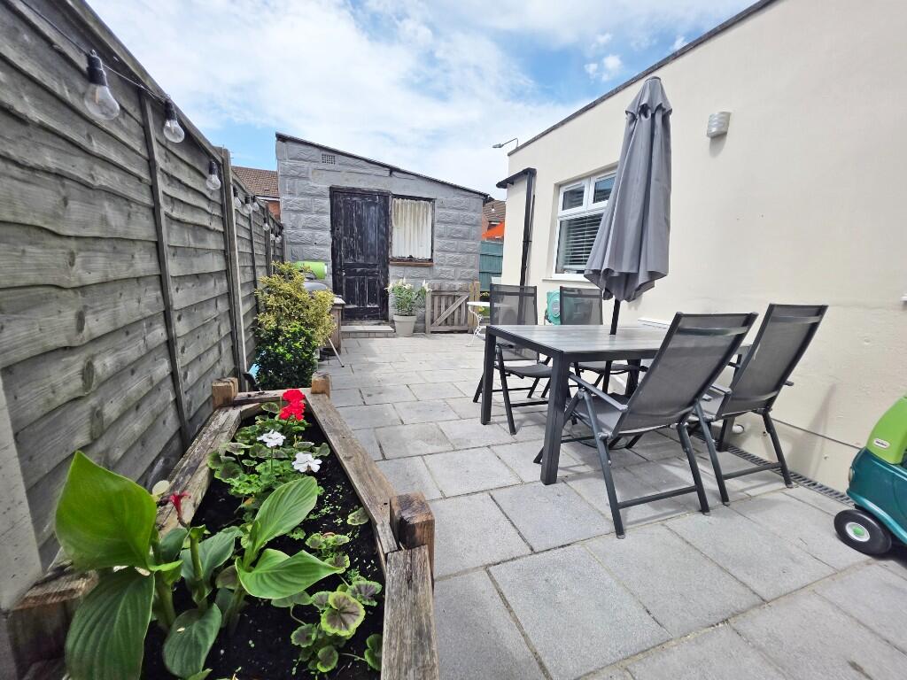 Side Aspect Garden