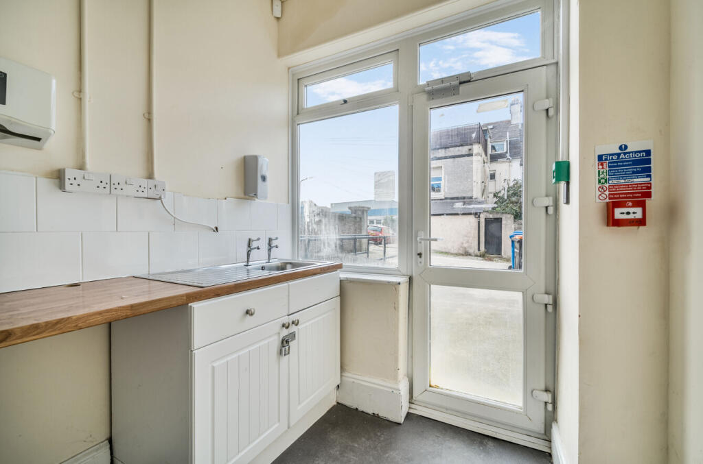 1374748-7-6908e08...