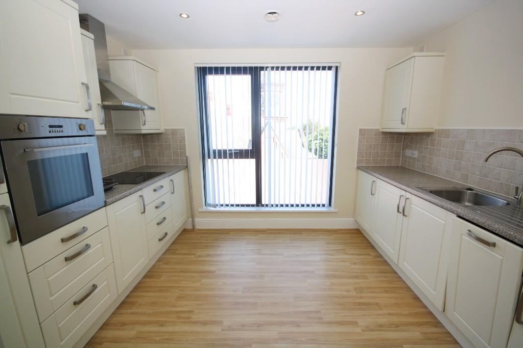 11' Kitchen/ B.Fast