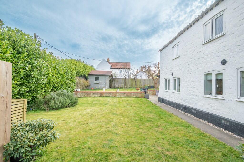 Mulberry Cottage-...