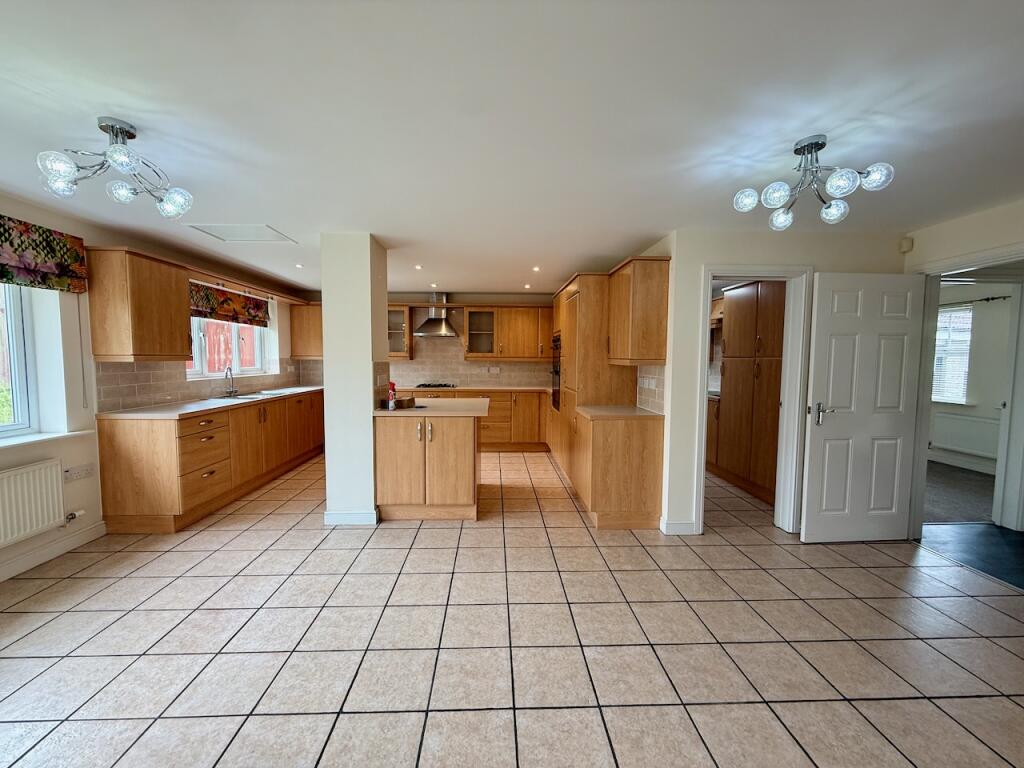 Kitchen:Family room.jpeg