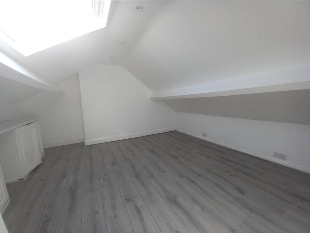 LOFT ROOM