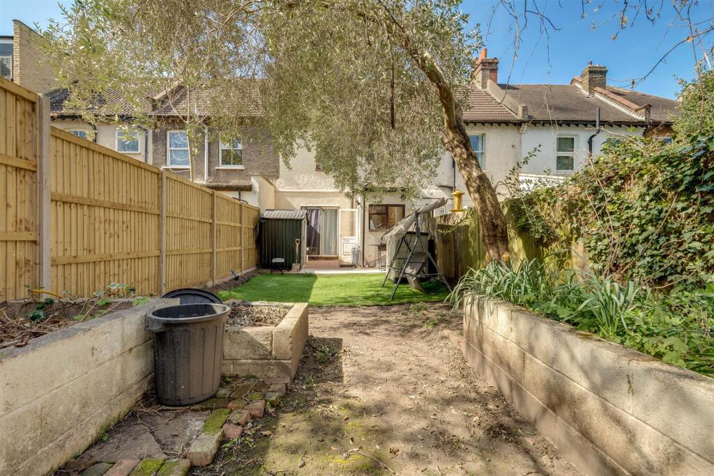 14. Garden Ang 2.jpg