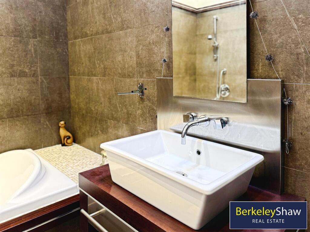 Ground Floor Bathroom