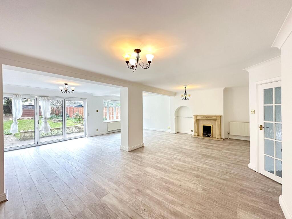 Living Room/Lounge