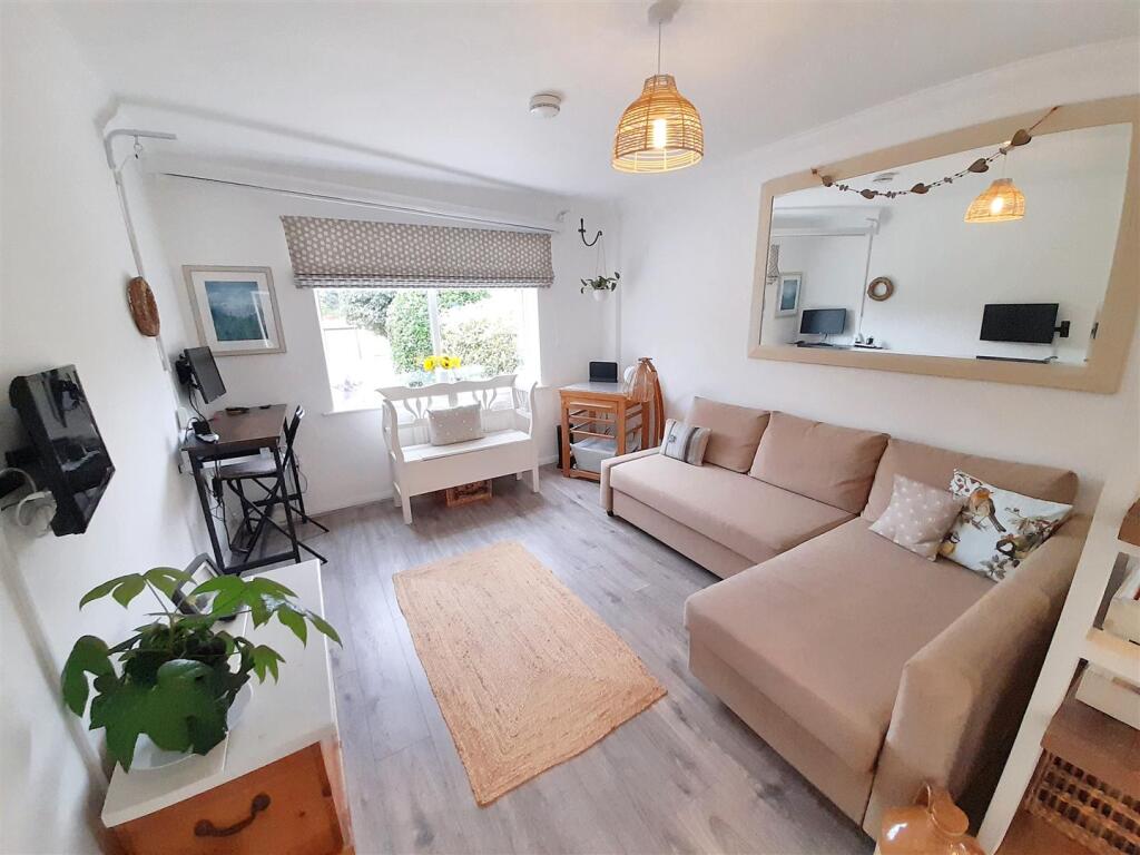 Annexe living area new.jpg