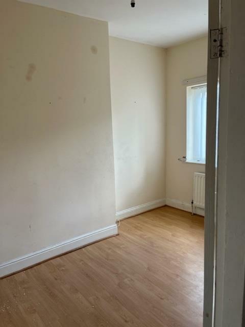 Bedroom 1a.jpg