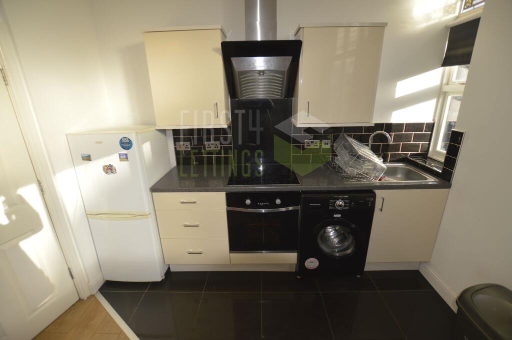 Lounge / Kitchen