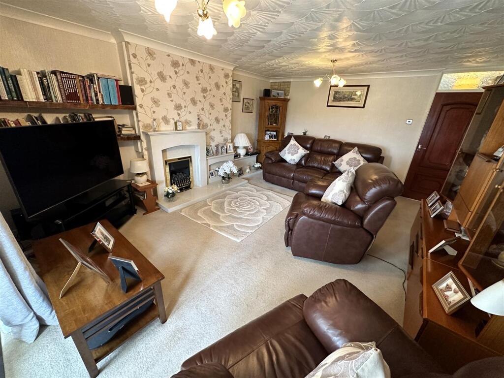 Lounge.1.jpg