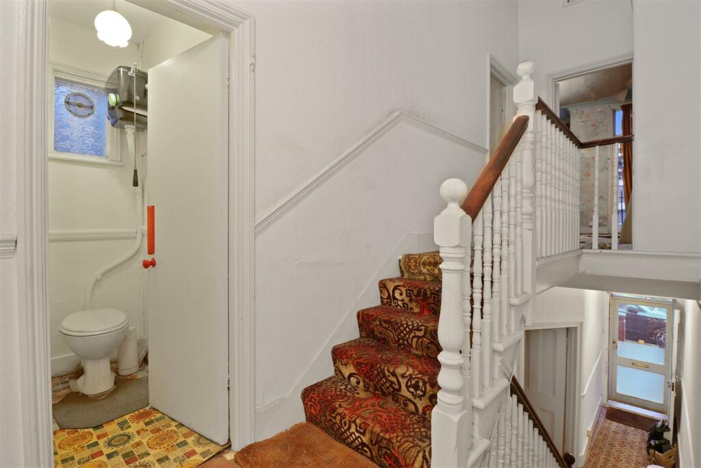11-c56878921 AM 25 Clifford Gardens, Kensal Rise, 