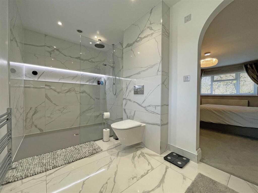 Great Berry Road 52 - Ensuite Master View.jpg