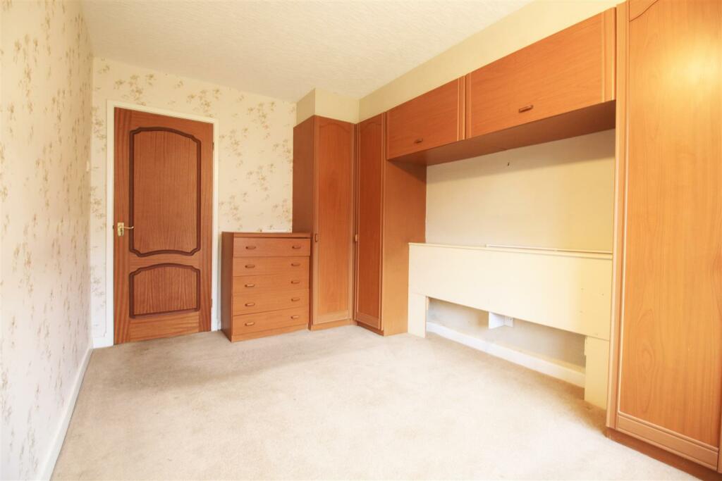 Bedroom 1.jpg