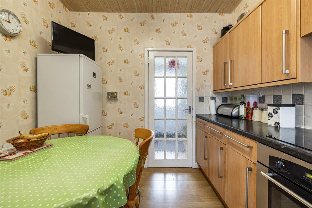 24 Roxburghe Place Newtown 11.JPG