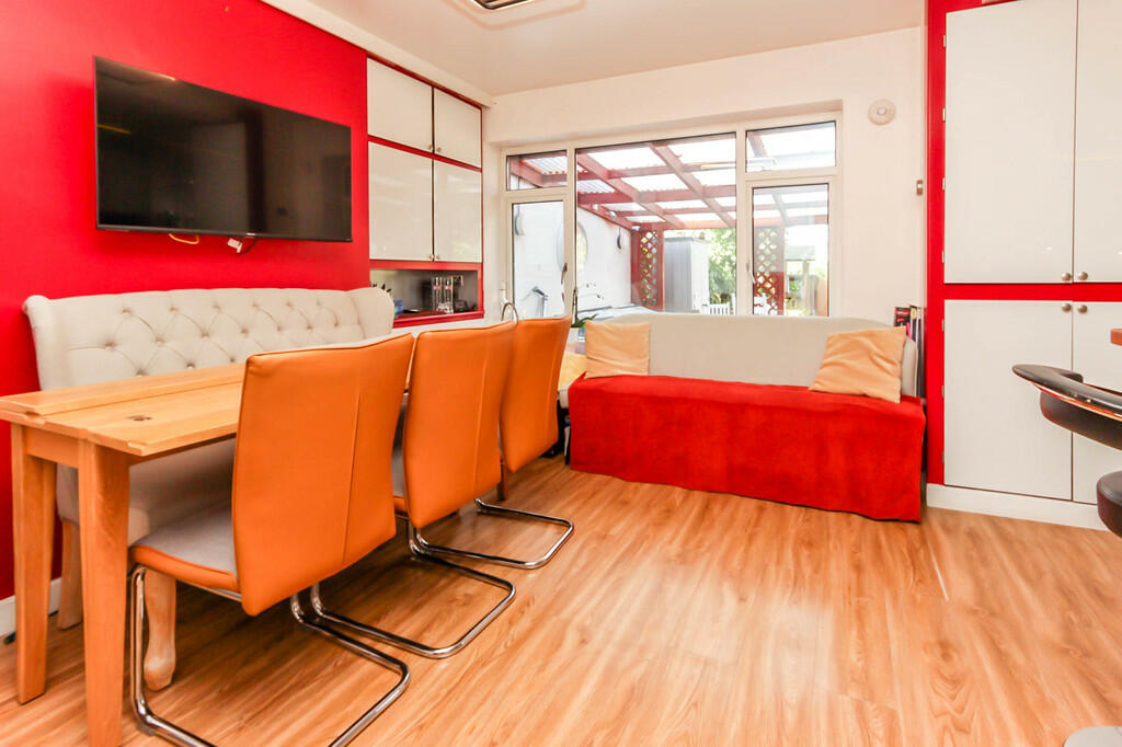 Breakfast/Dining ...