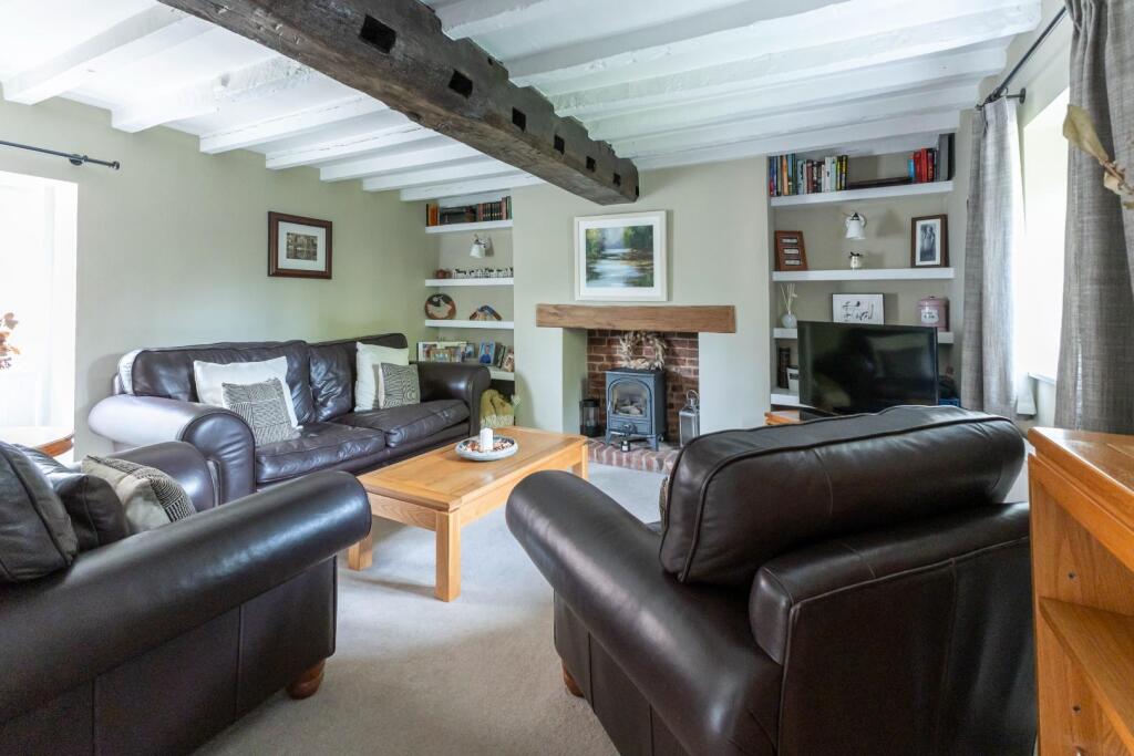 Sitting Room 1.JPG