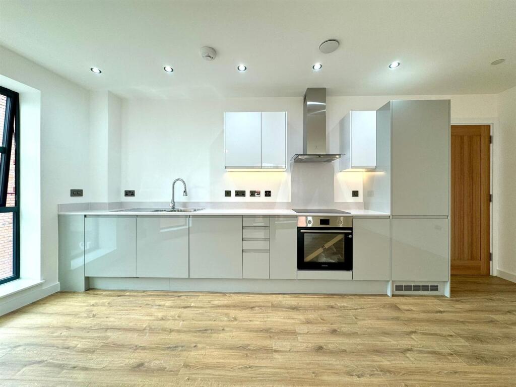 Kitchen pic 3.jpeg