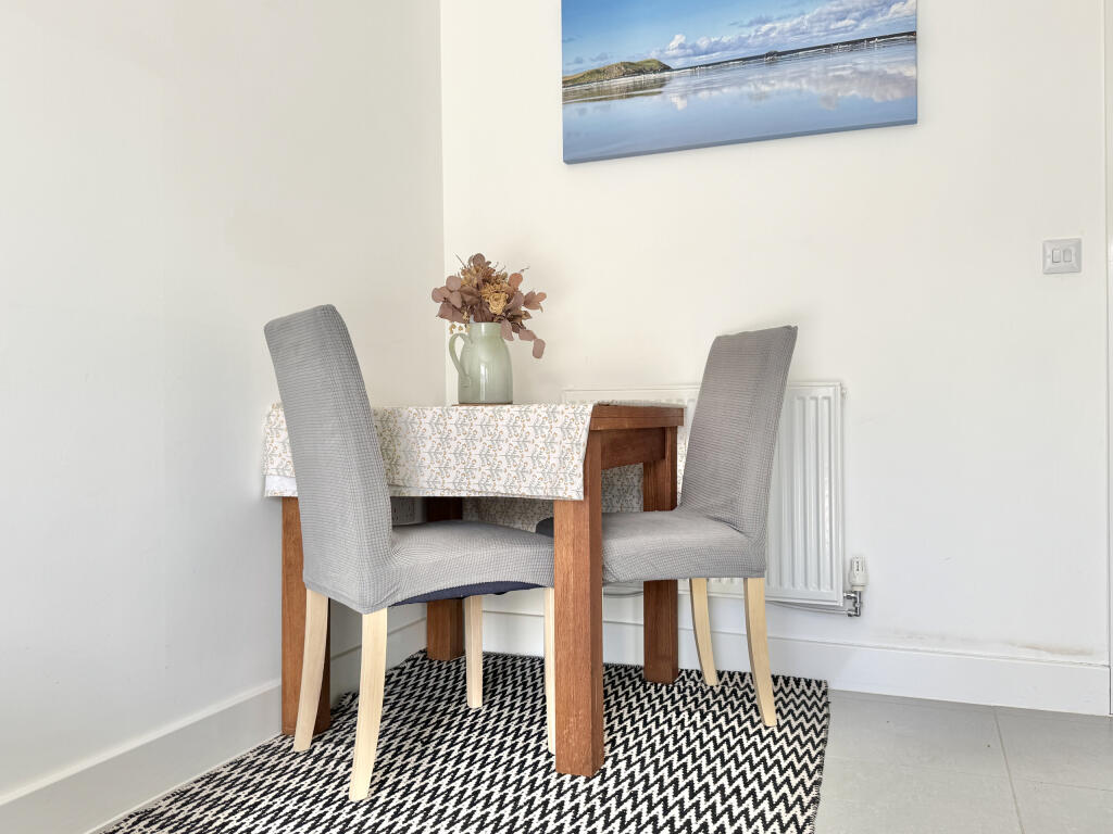 Spacious Sitting/Dining Room