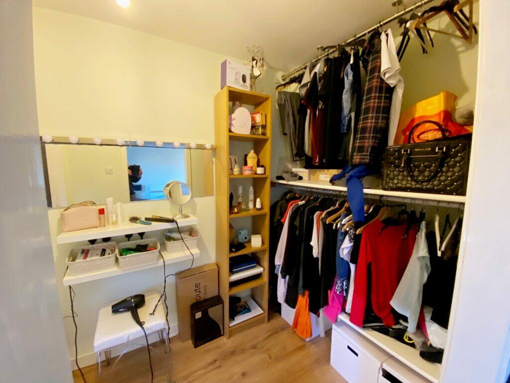 DRESSING ROOM