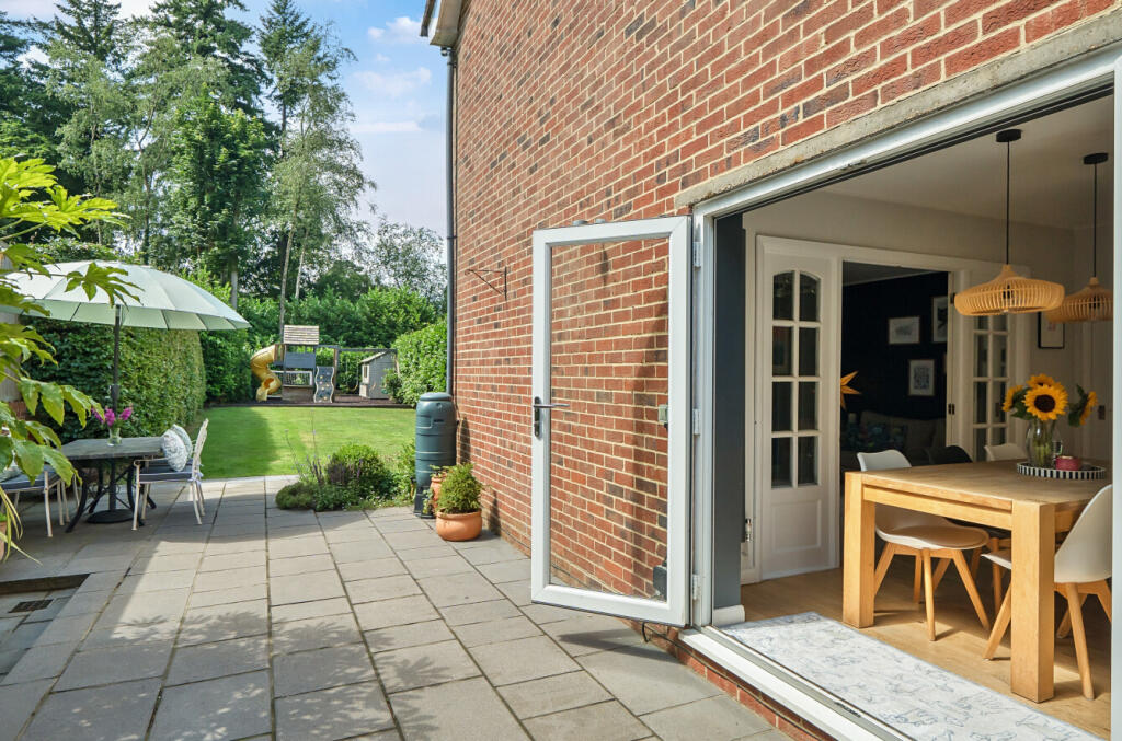 1315534-4-685e773...