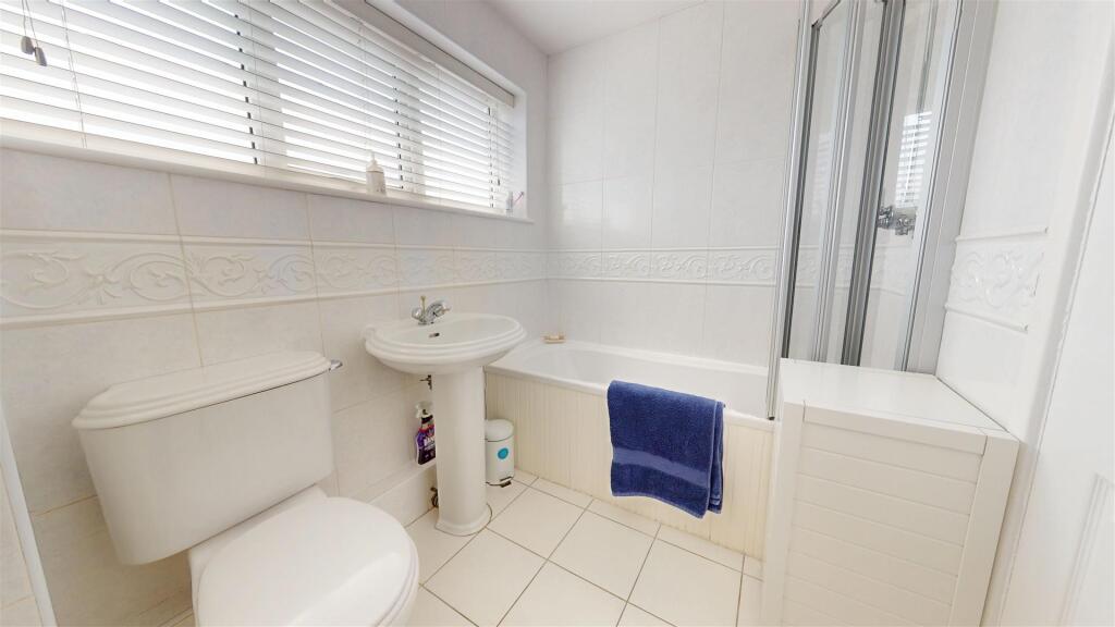 Central Drive Bathroom