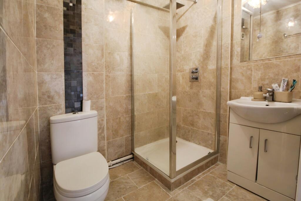 pbox-bathroom-327272.JPG