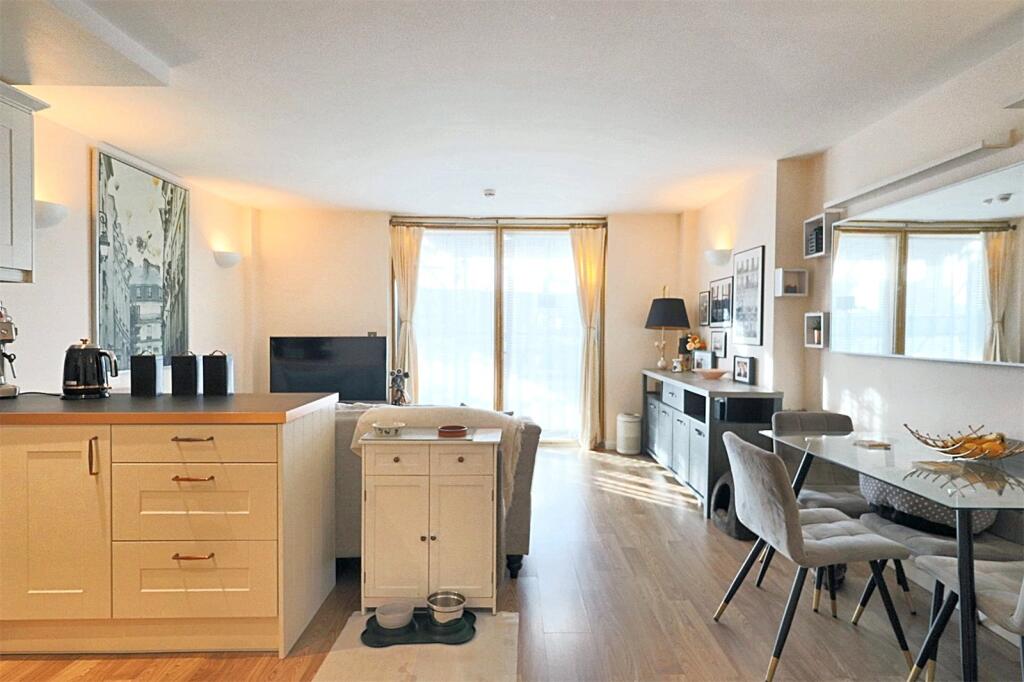 Kitchen/Lounge