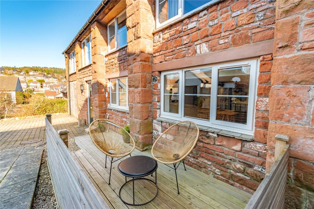 11 Field House Grdns