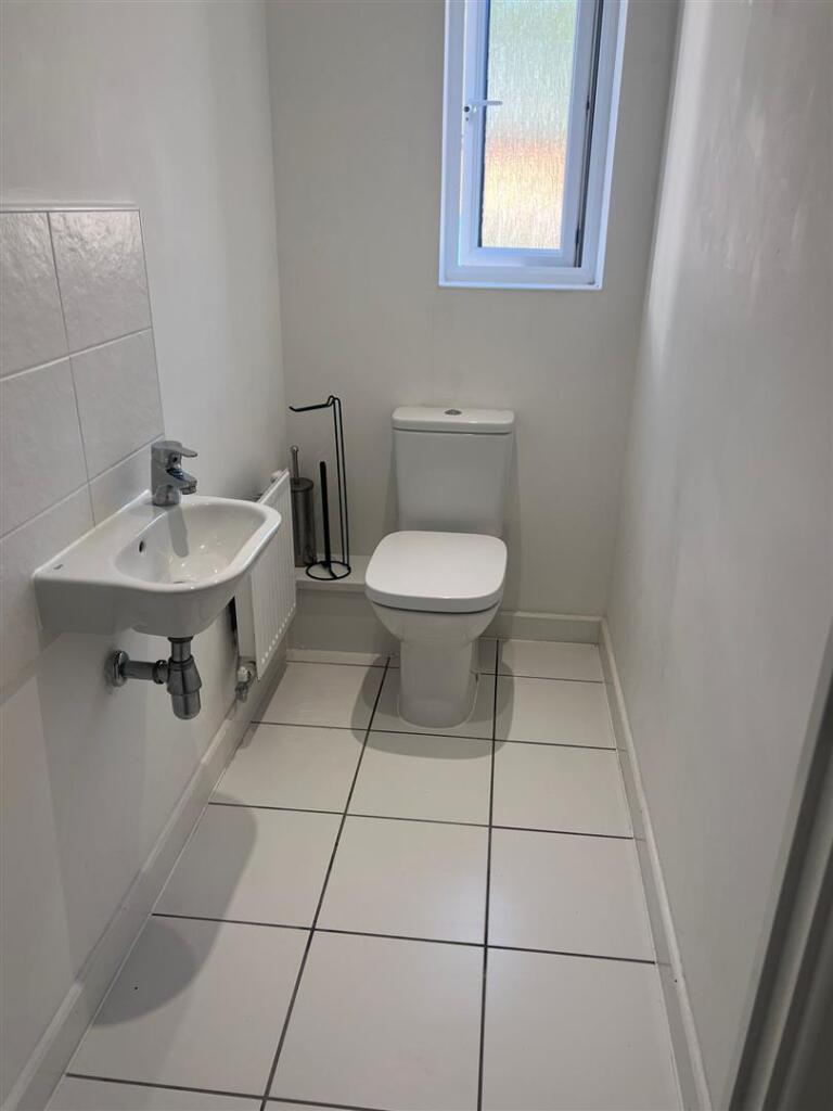 Toilet.jpg