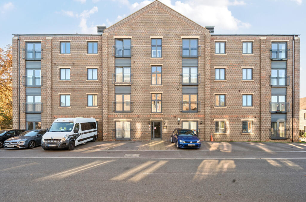 1370285-9-68f0b7c...