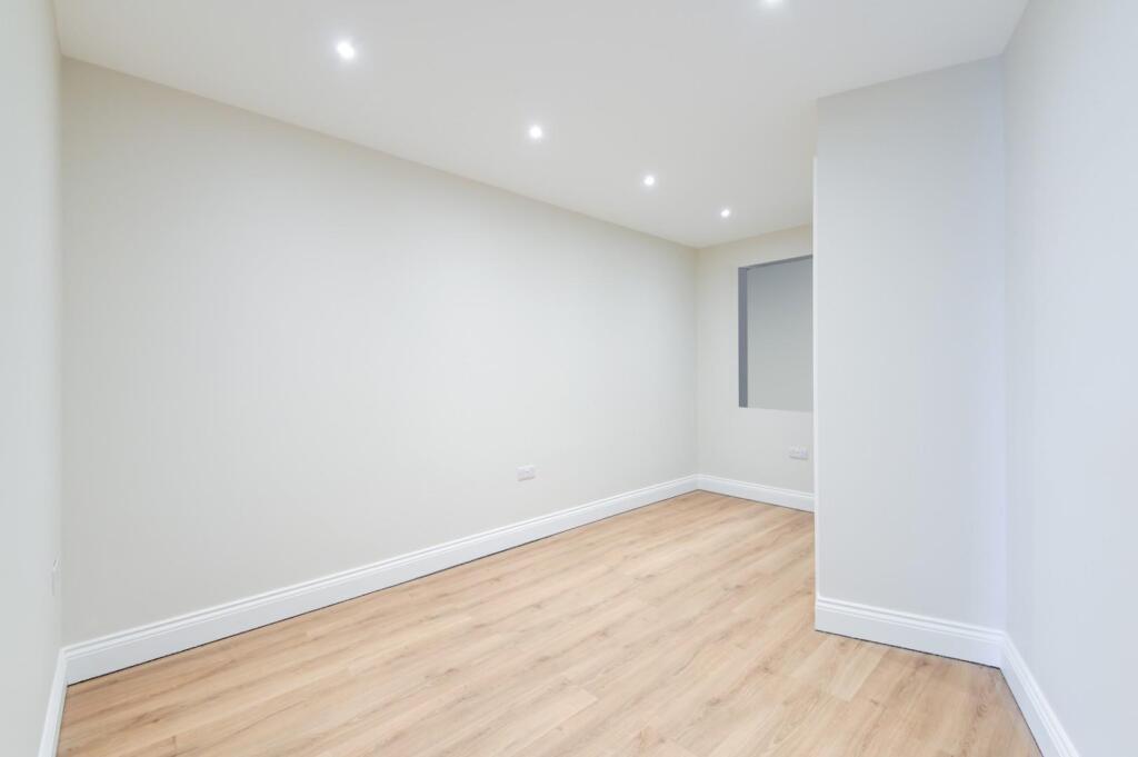 HIGH STREET,12A, FLAT 1 - (9).jpg