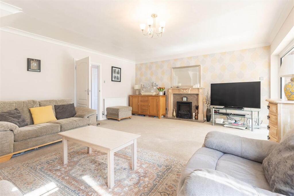 81 Thornhill N (20).jpg