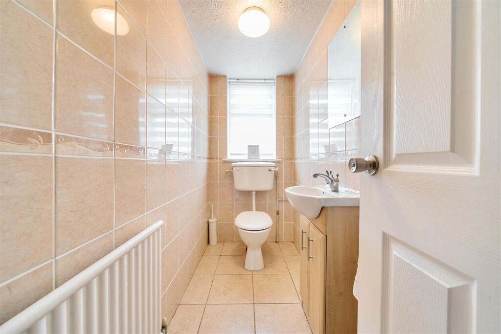 39 Hillside Avenue, Silverstone (17).jpg