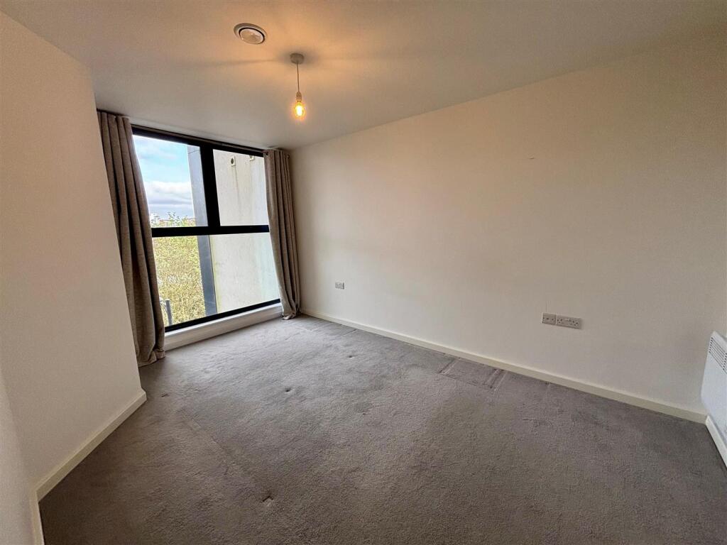 Min Bedroom.jpg